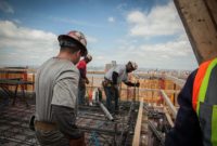 Peningkatan Tukang Bangunan Dan Upahnya Ilustrasi